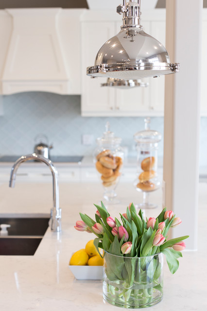 Transitional Brooklin Kitchen shabby-chic-style-kitchen