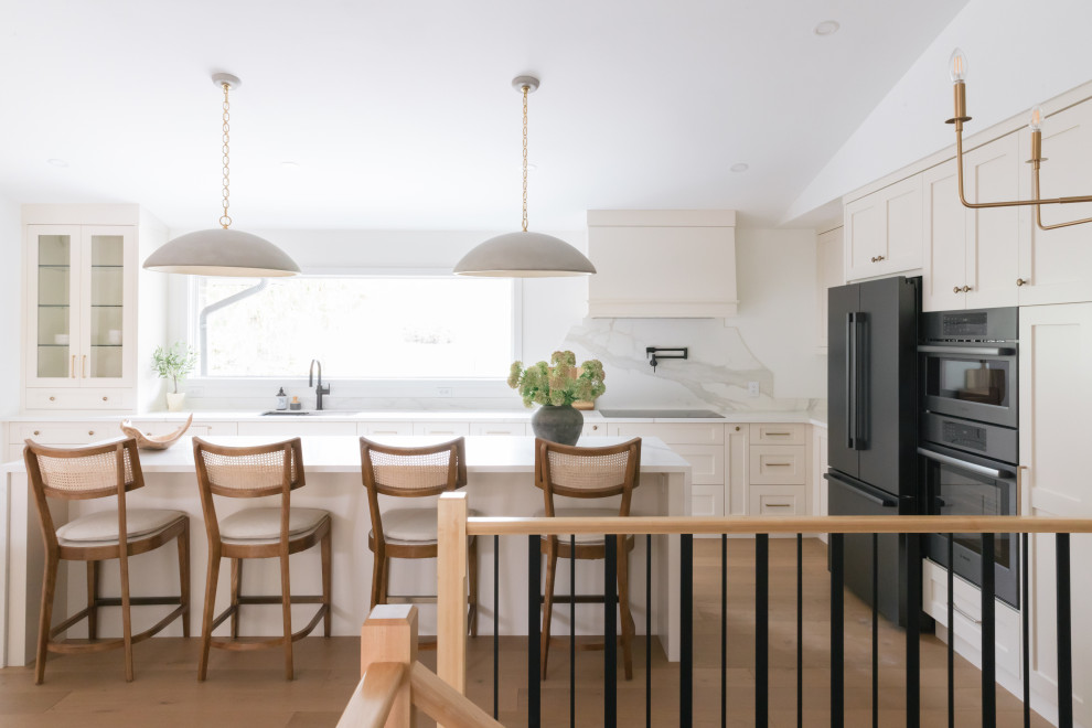 Kitchen - transitional kitchen idea