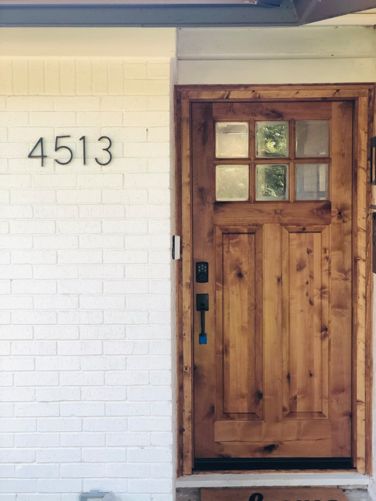Example of a mountain style entryway design in Austin