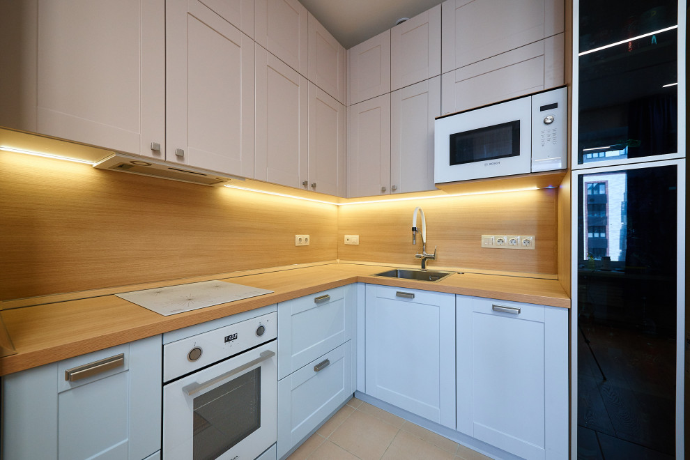 Кухня из эмали и шкаф для хранения