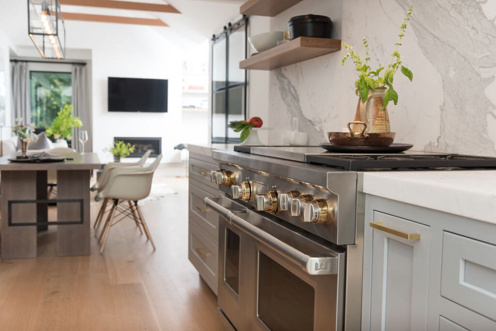 Trendy home design photo in Seattle