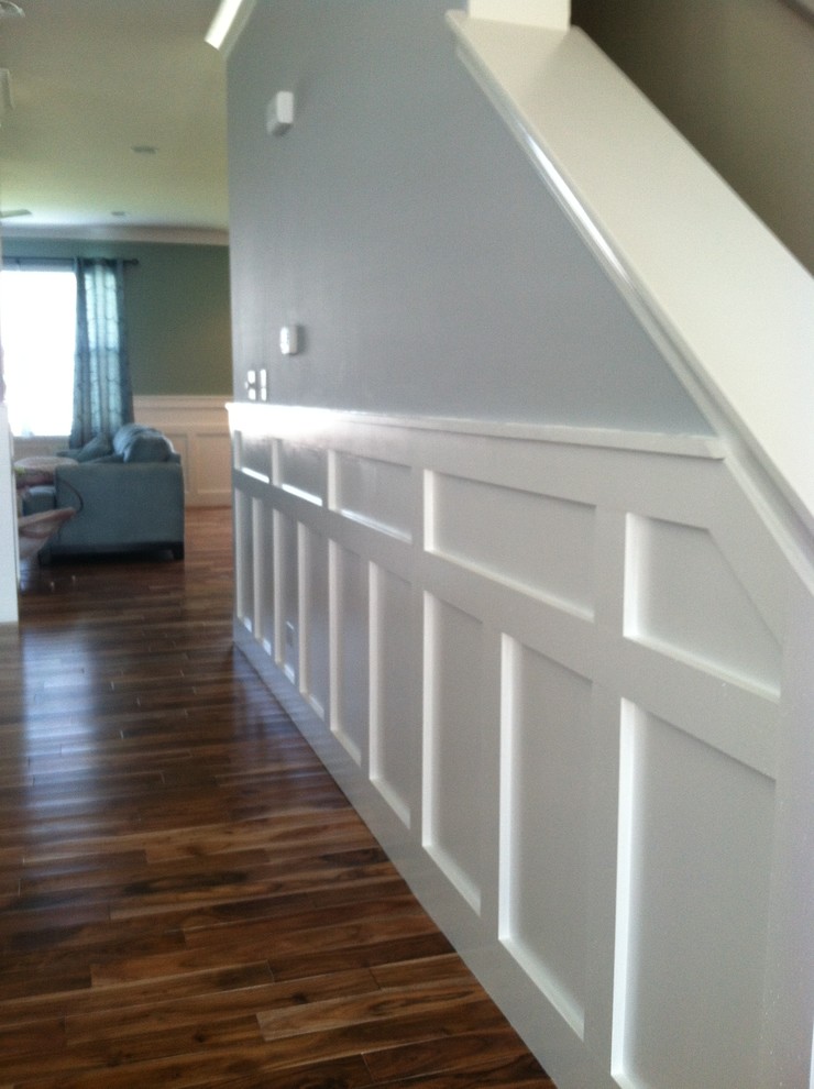Hallway - traditional hallway idea in Chicago
