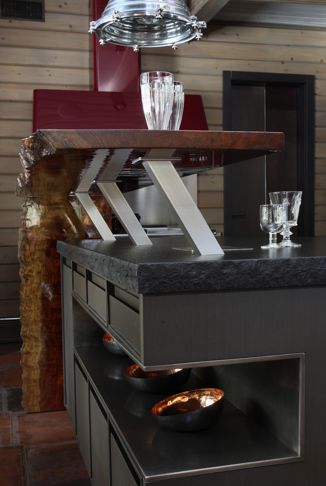 Красной Линией