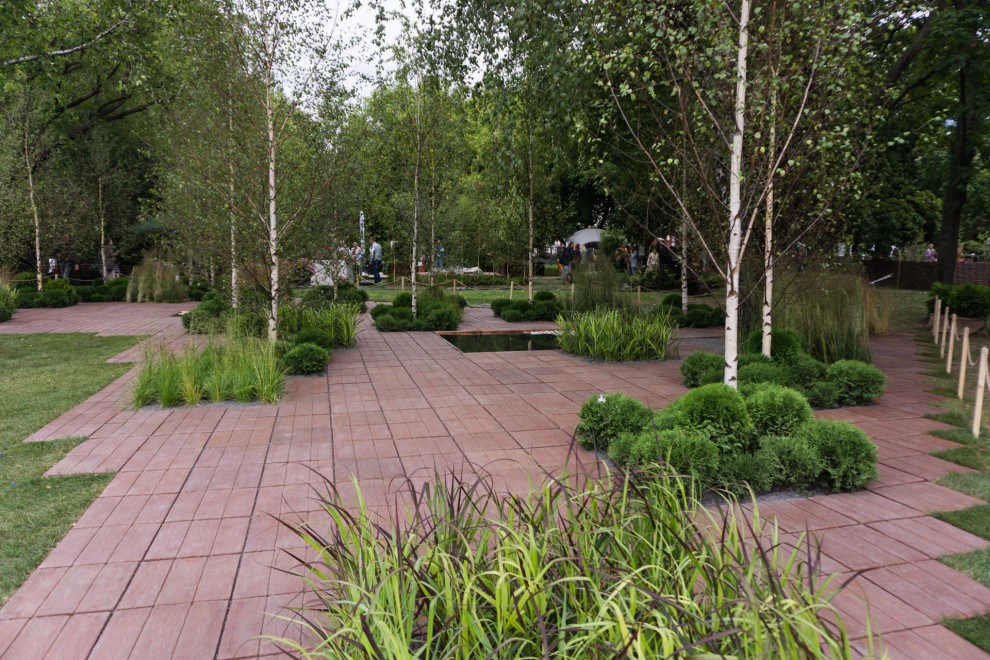 Сад для Алены Ахмадуллиной