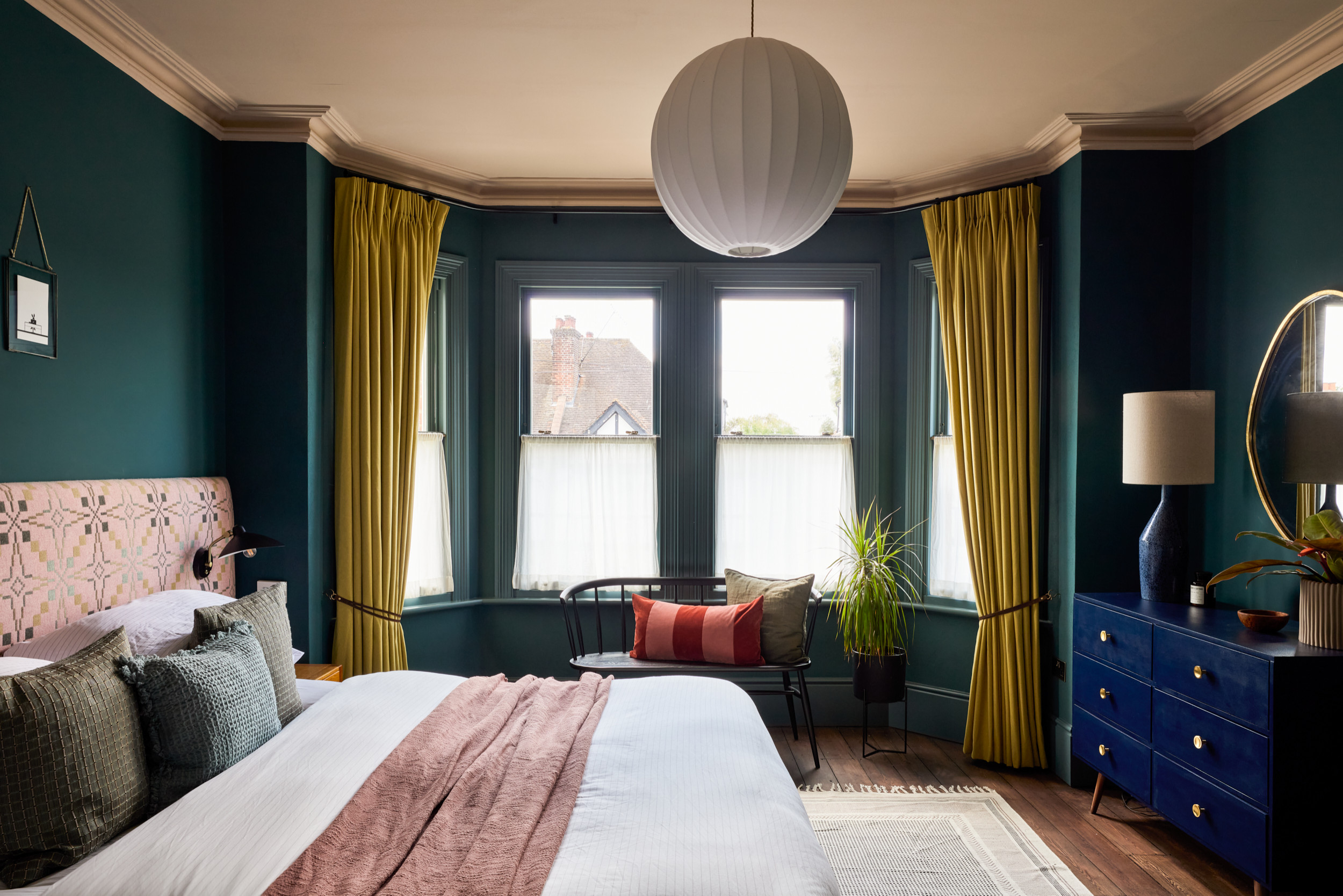 75 Beautiful Traditional Bedroom Ideas and Designs - December 2025 | Houzz  UK, image size:2500x1668