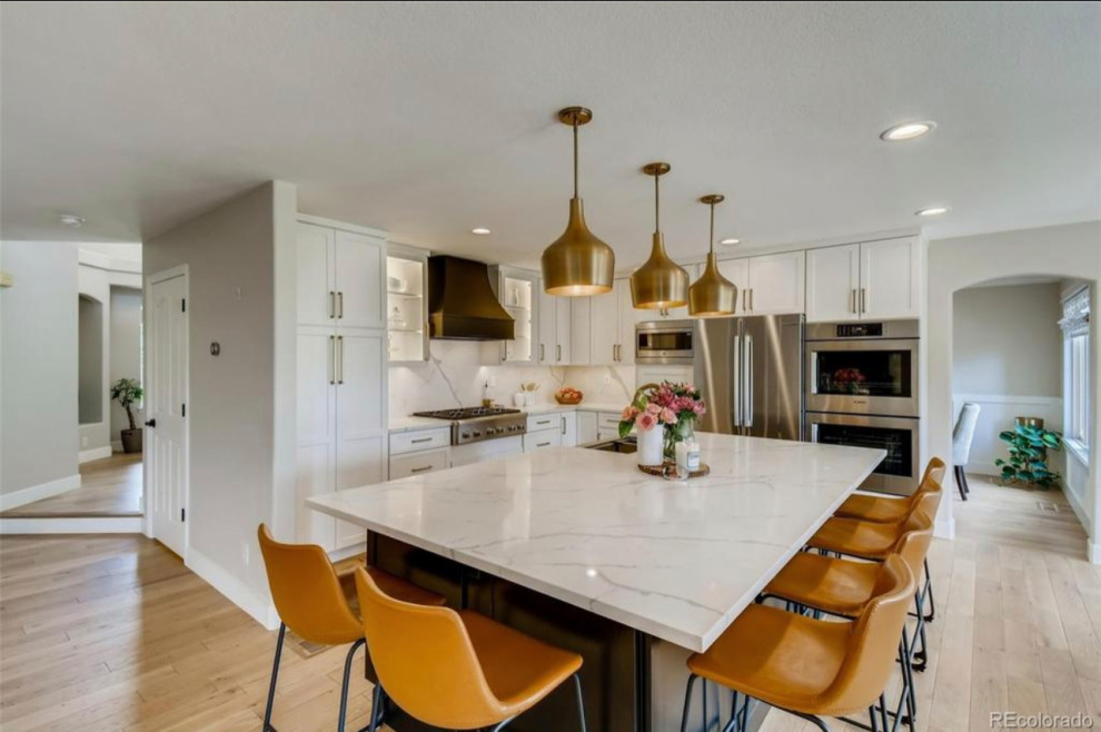 Kitchen - transitional kitchen idea