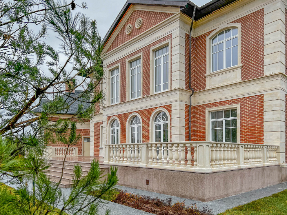 Остекление особняка в классическом стиле