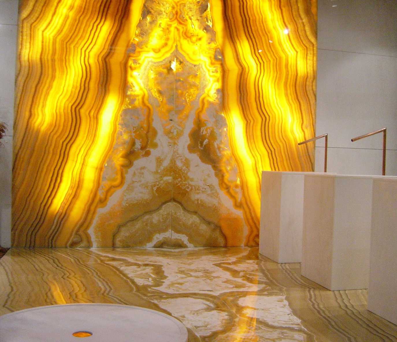 Столешницы из оникса