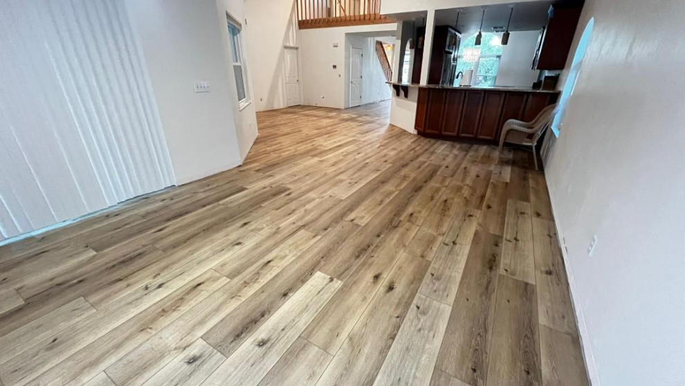 Inspiration for a rustic home design remodel in Jacksonville