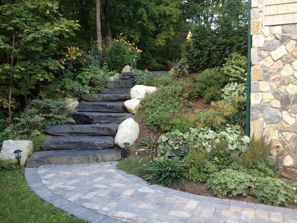 Photo of a mid-sized contemporary garden in Portland Maine.