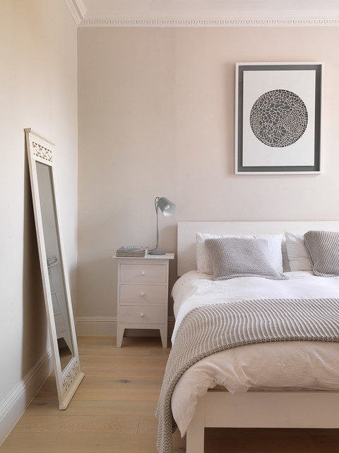 White Semi-solid Rustic Oak scandinavian-bedroom