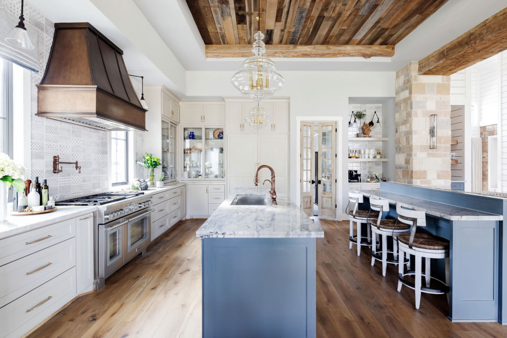 Design ideas for a rustic kitchen in Houston.