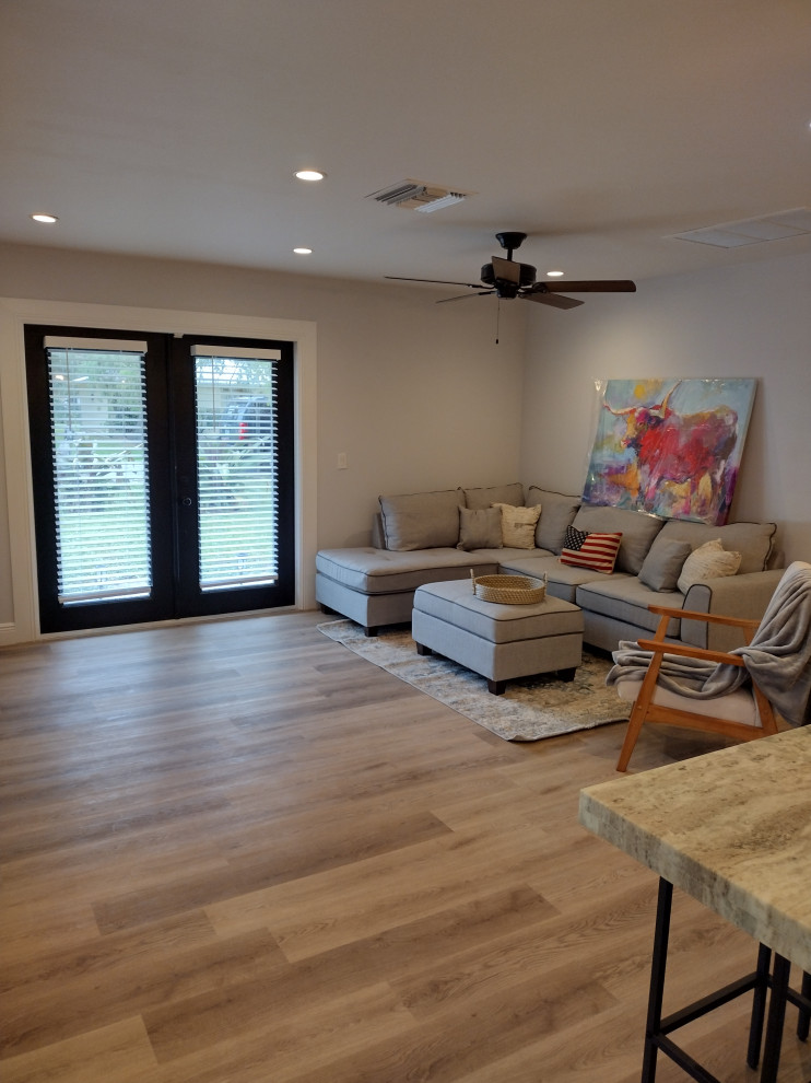 Home design - transitional home design idea in Miami