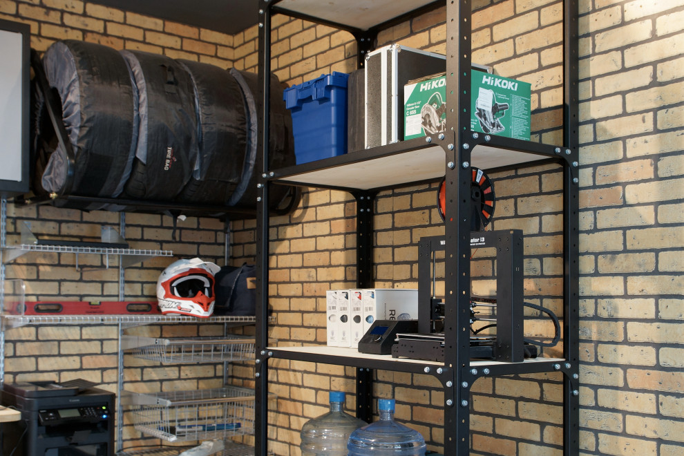 Стеллажи в подвале