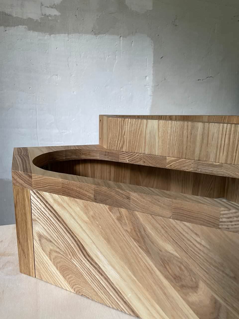 Кашпо из ясеня