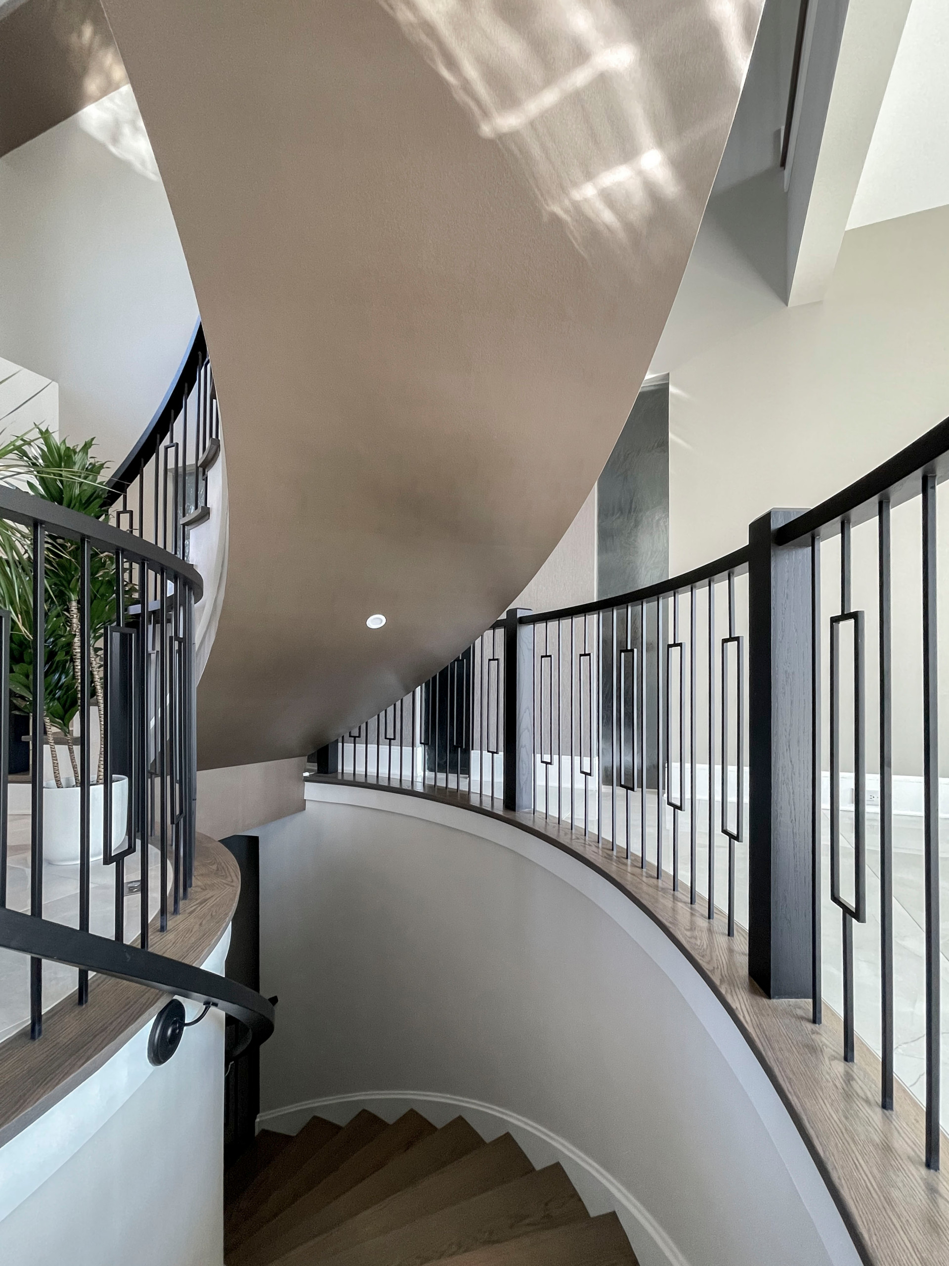 114_Striking Floating-Curved Staircase, Leesburg VA 20175