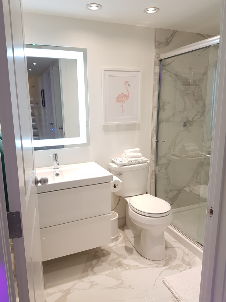 Inspiration for an eclectic bathroom remodel in Calgary