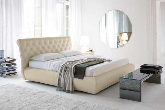 Alexander Queen by Cattelan Italia contemporary-bedroom