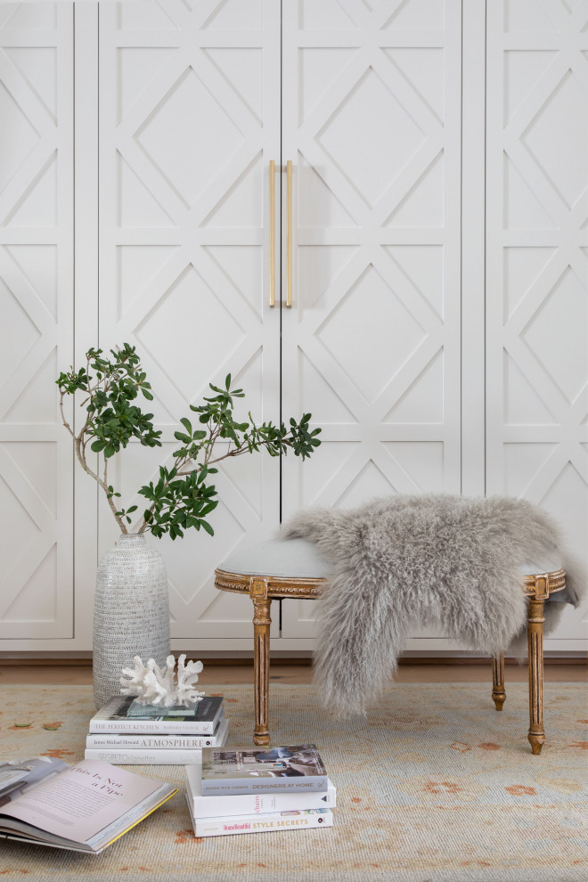 Inspiration for a transitional home design remodel in Houston