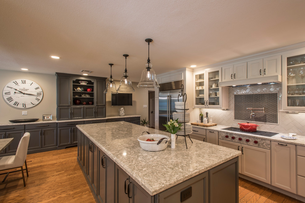 Inspiration for a large transitional kitchen remodel in Phoenix