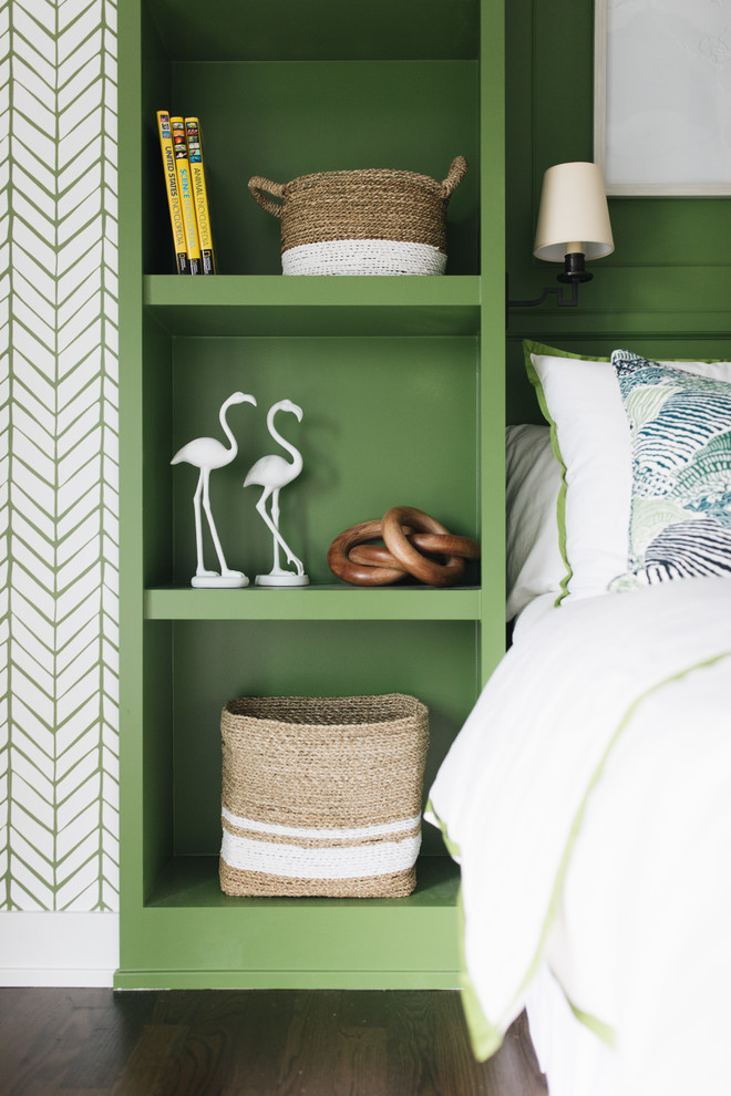 Inspiration for a transitional home design remodel in Chicago