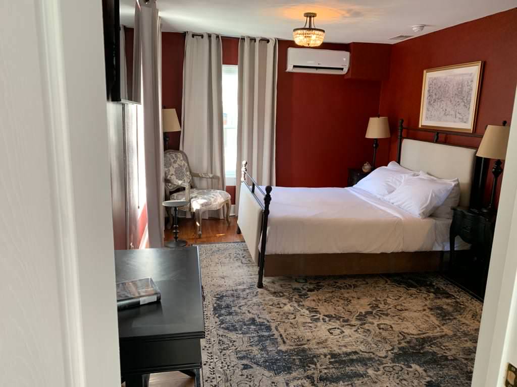 B&B Hawksbill Luray