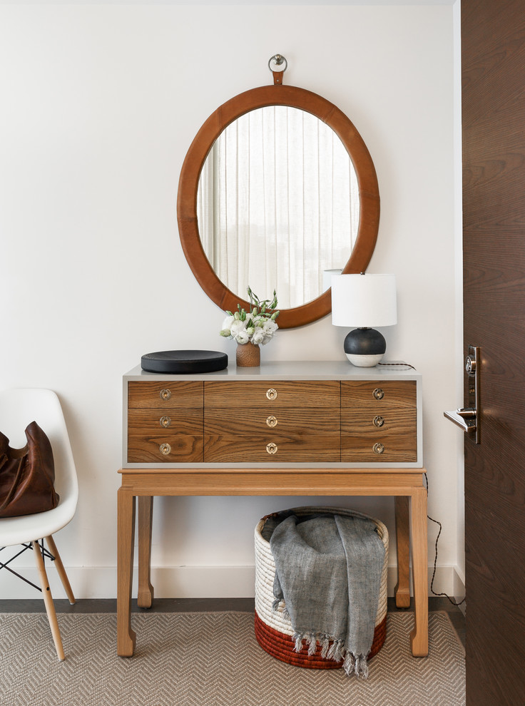 Transitional entryway photo in Seattle