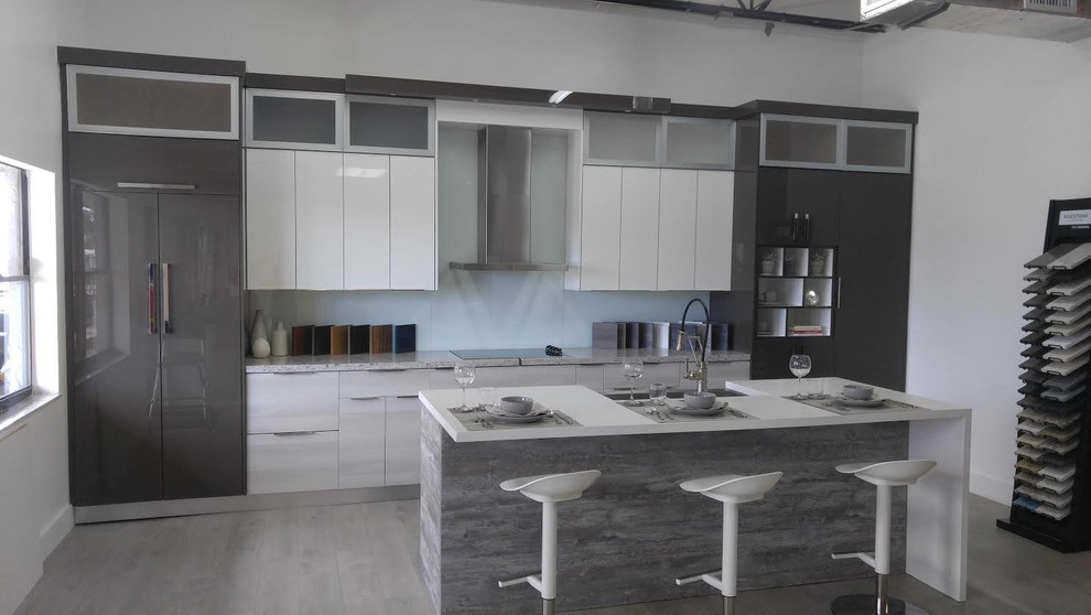 Example of a transitional kitchen design in Miami