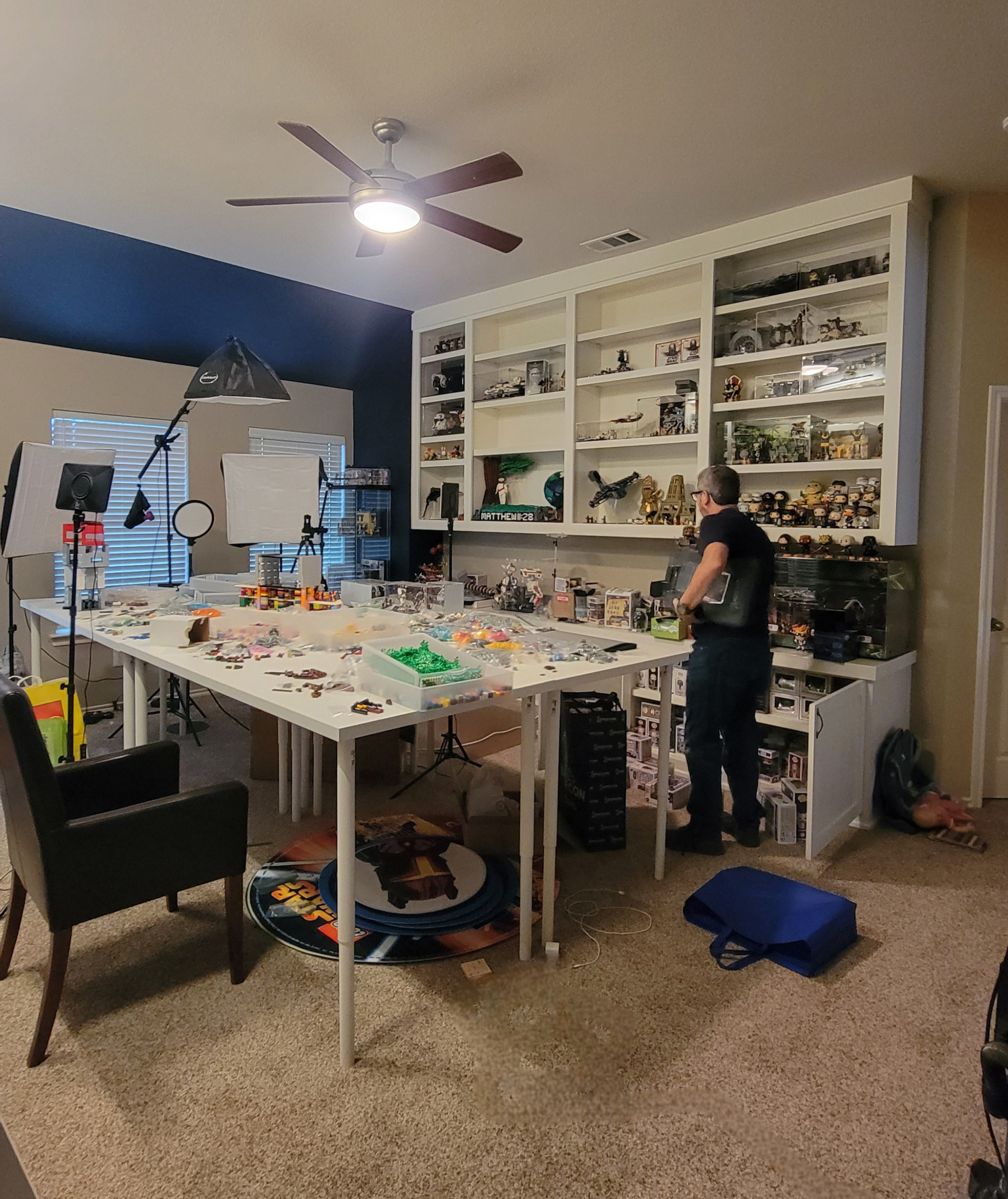 Art Figurine POP and LEGO display cabinets