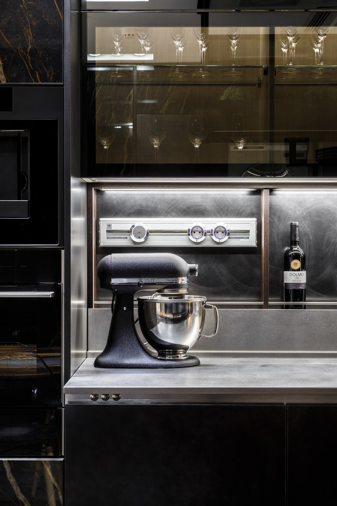 Giulia Novars, Москва. Смоленская, д.10