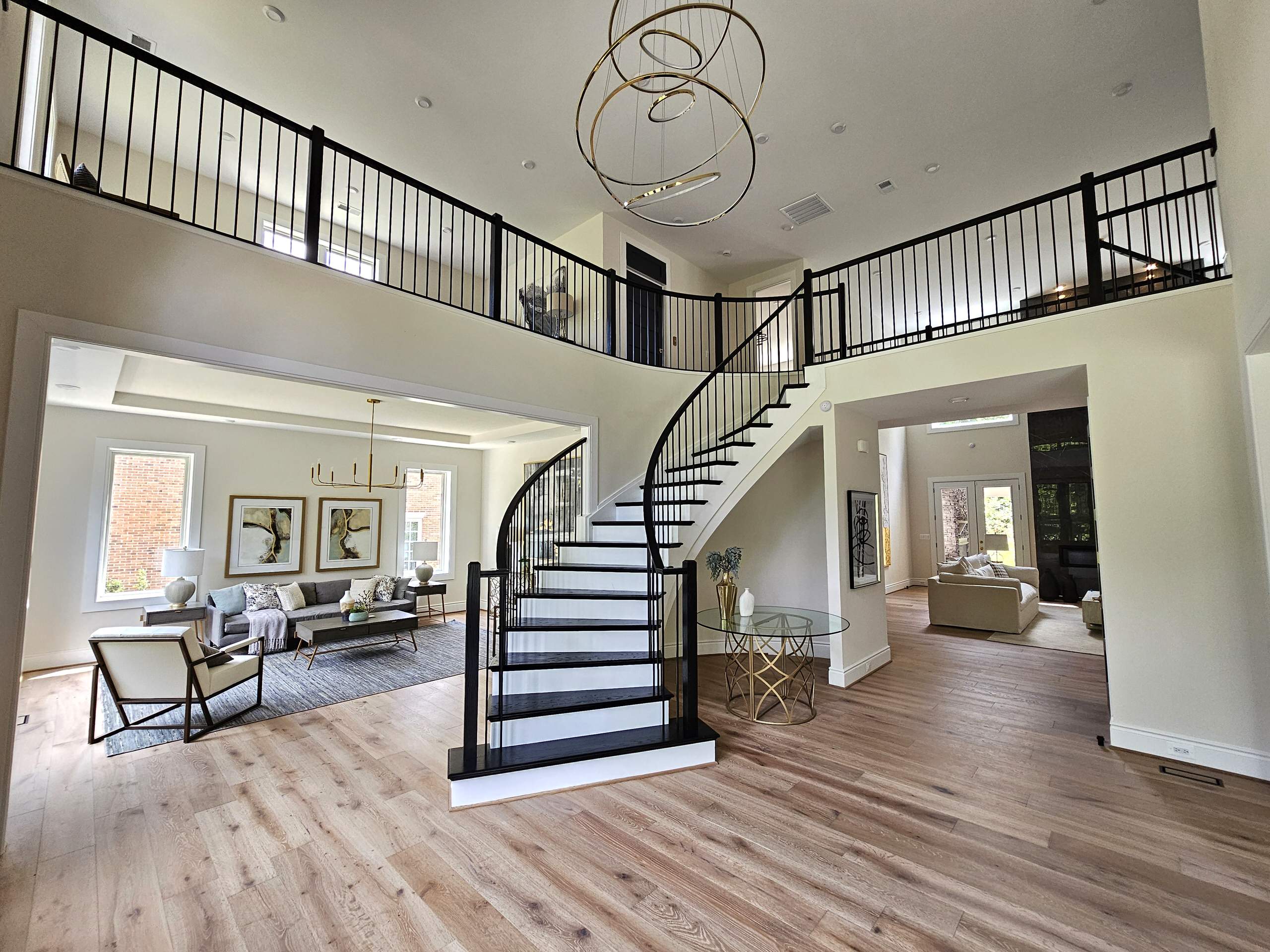 Elegant Curve Elevates Modern Design, Mclean, VA 22101