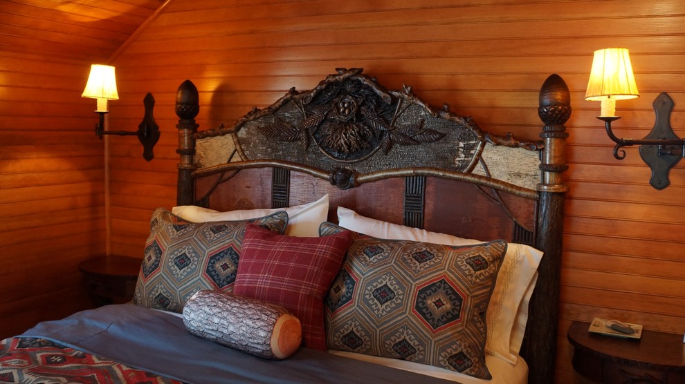 Inspiration for a country bedroom in Burlington.