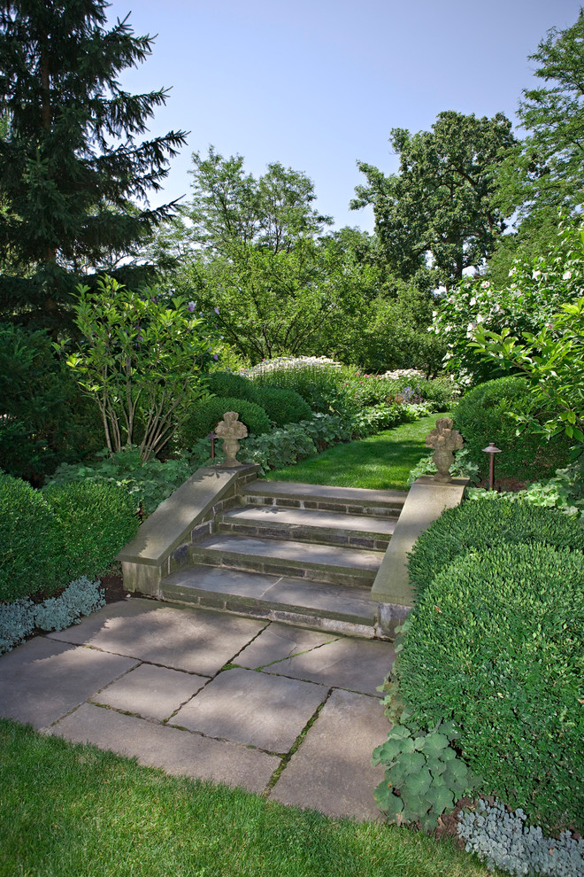 Photo of a traditional garden in Chicago.