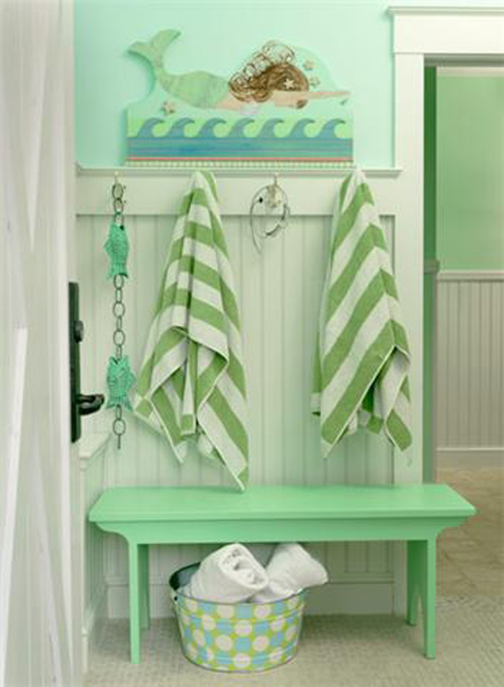 Design ideas for a small tropical mudroom in Tampa.