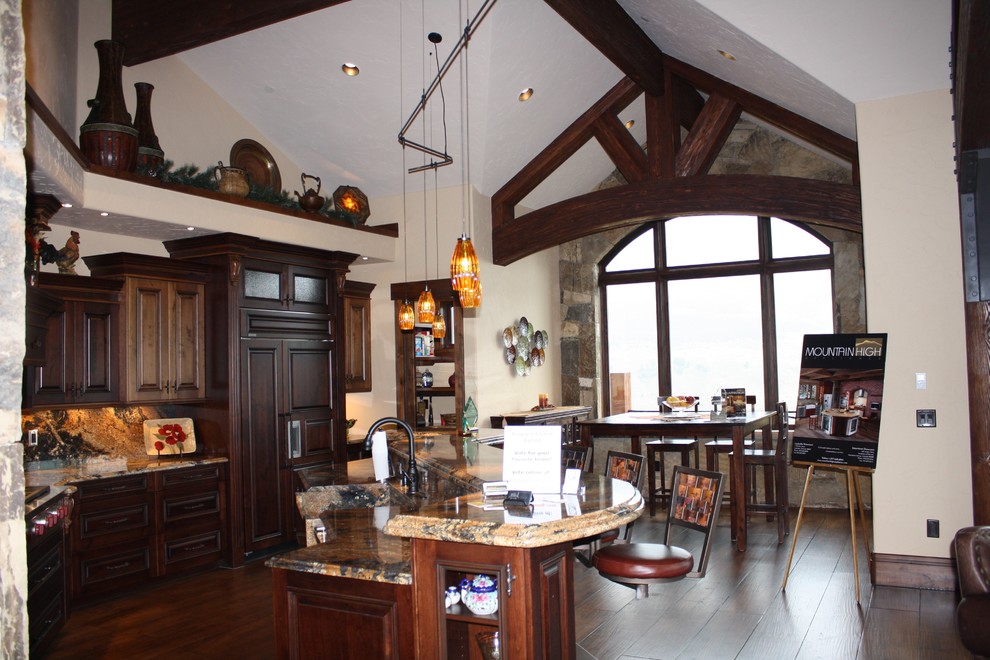 Kitchen - transitional kitchen idea in Denver