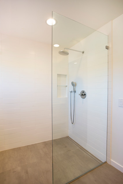 Marcarelli Design Alfredo scandinavian-bathroom