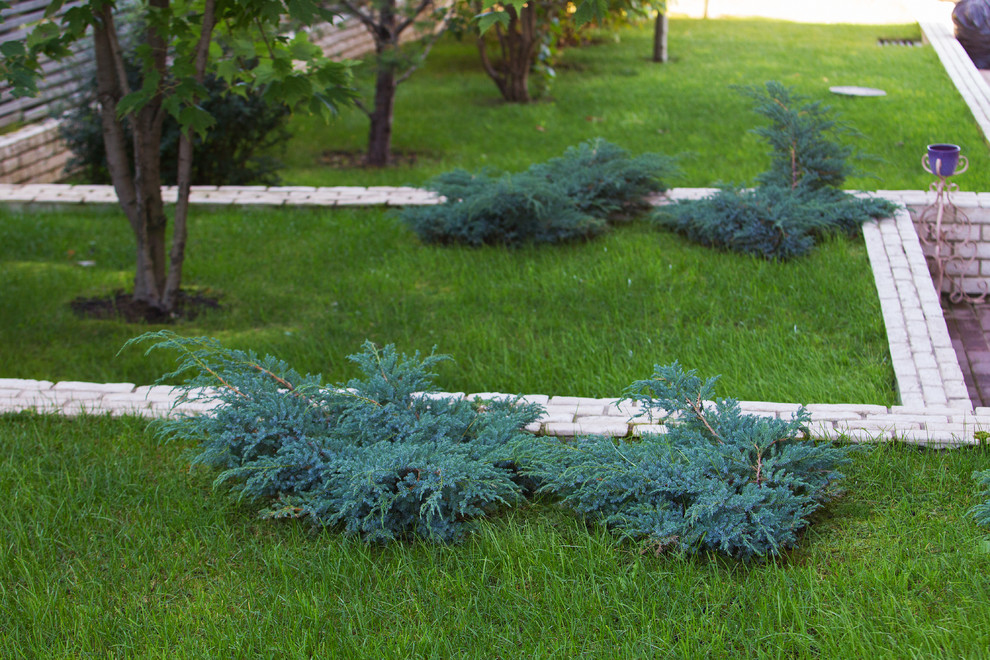 Сад на Пятницком шоссе.  Дизайнер Лариса Юрова