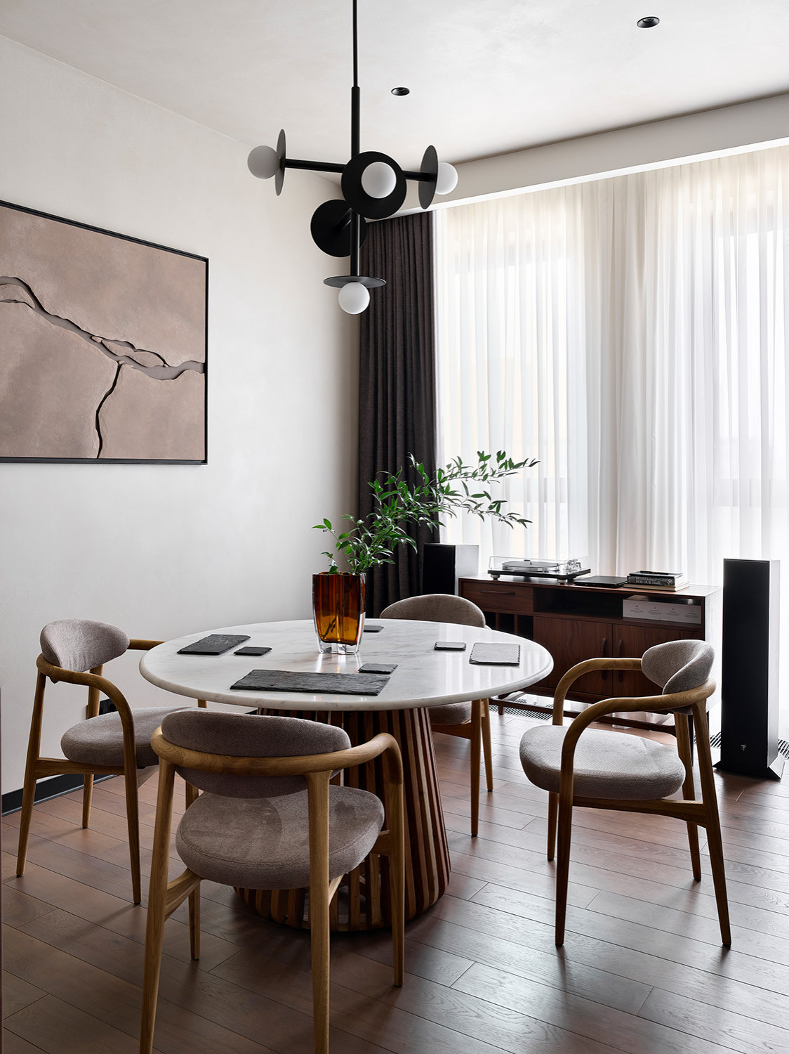 Квартира в доме с золотой аркой