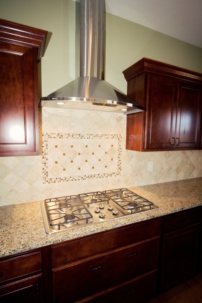 Traditional kitchen in Chicago.