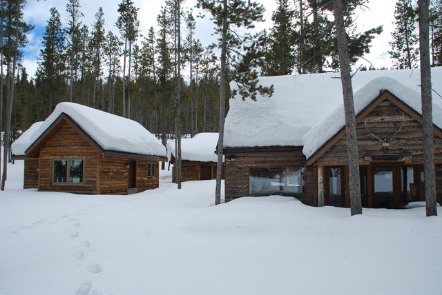 Sawtooth Compound rustikt-hus-og-facade