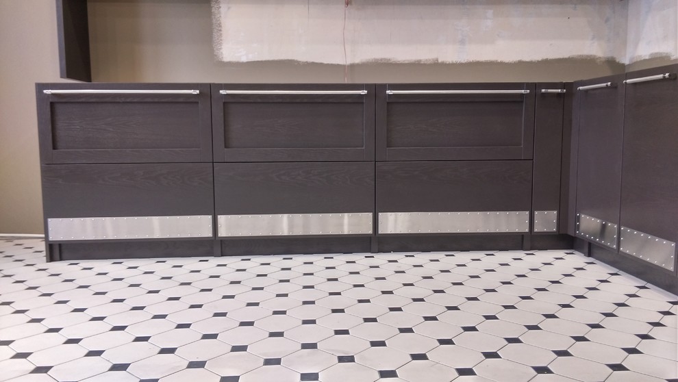 Примеры исполнения кухонь из массива