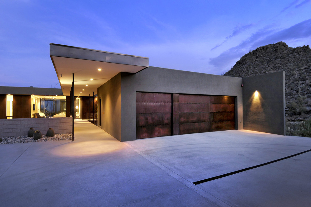 Photo of a contemporary one-storey exterior in Phoenix.