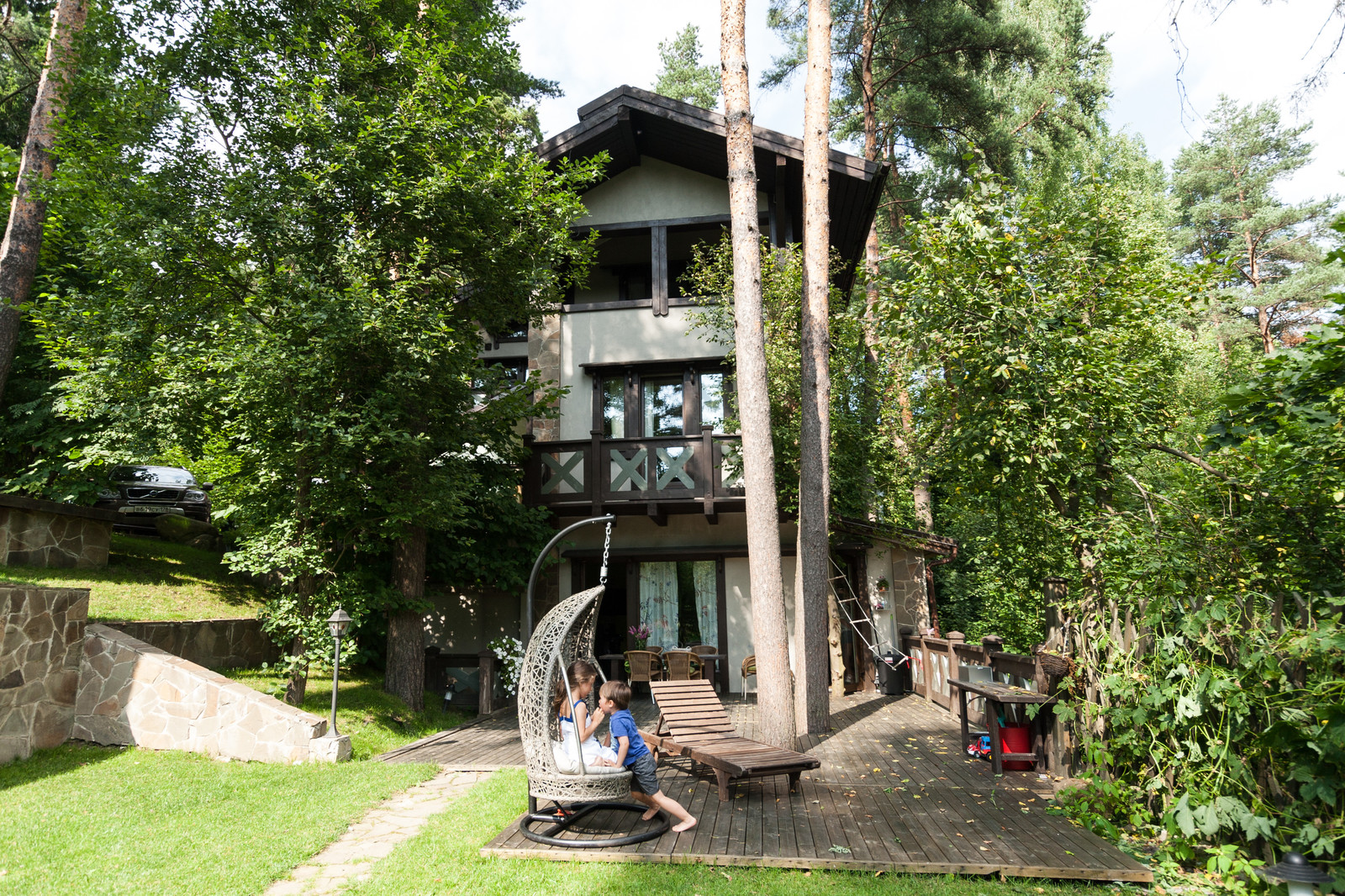 В гостях: Дом с музыкальной студией и художественной мастерской