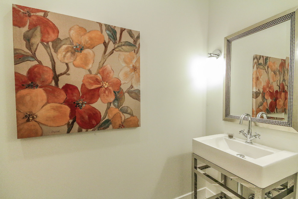 Transitional home design photo in Phoenix