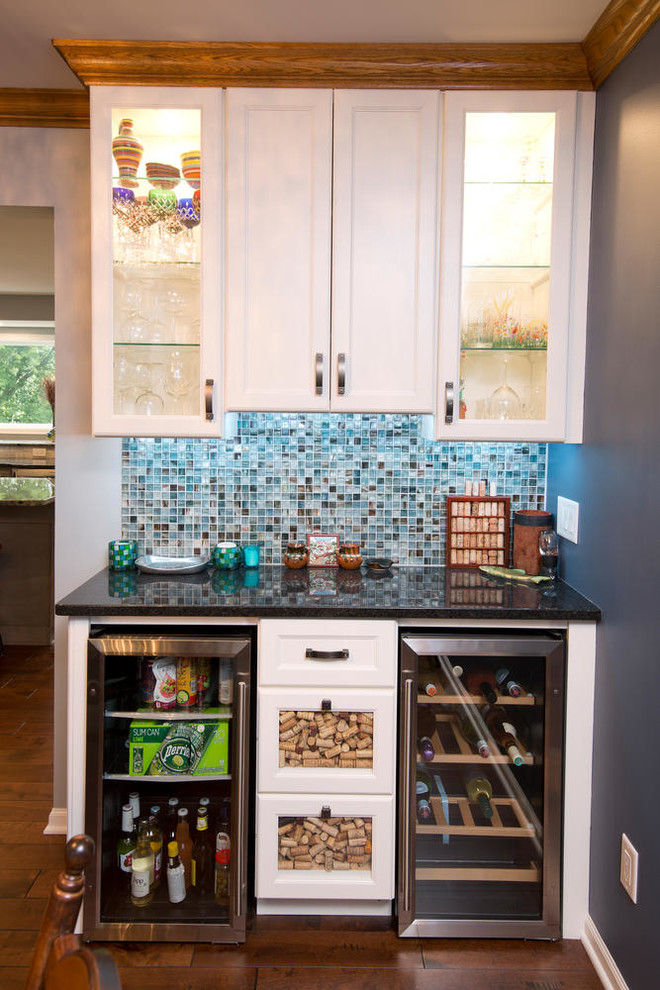 Home design - transitional home design idea in Minneapolis