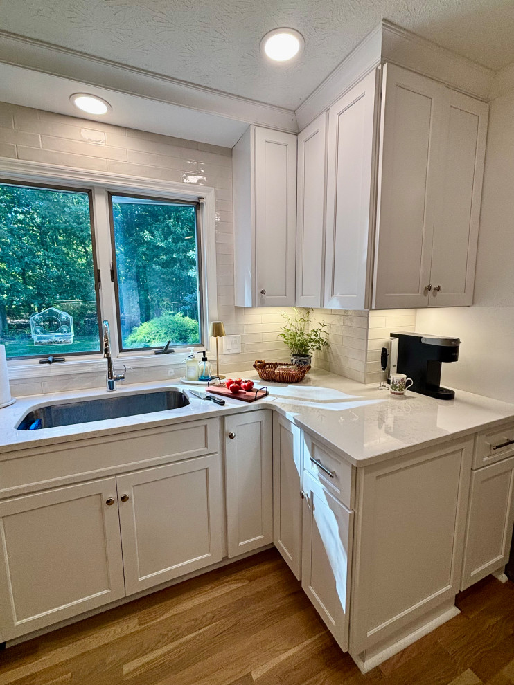 Avon Lake Landerwood Lane Kitchen