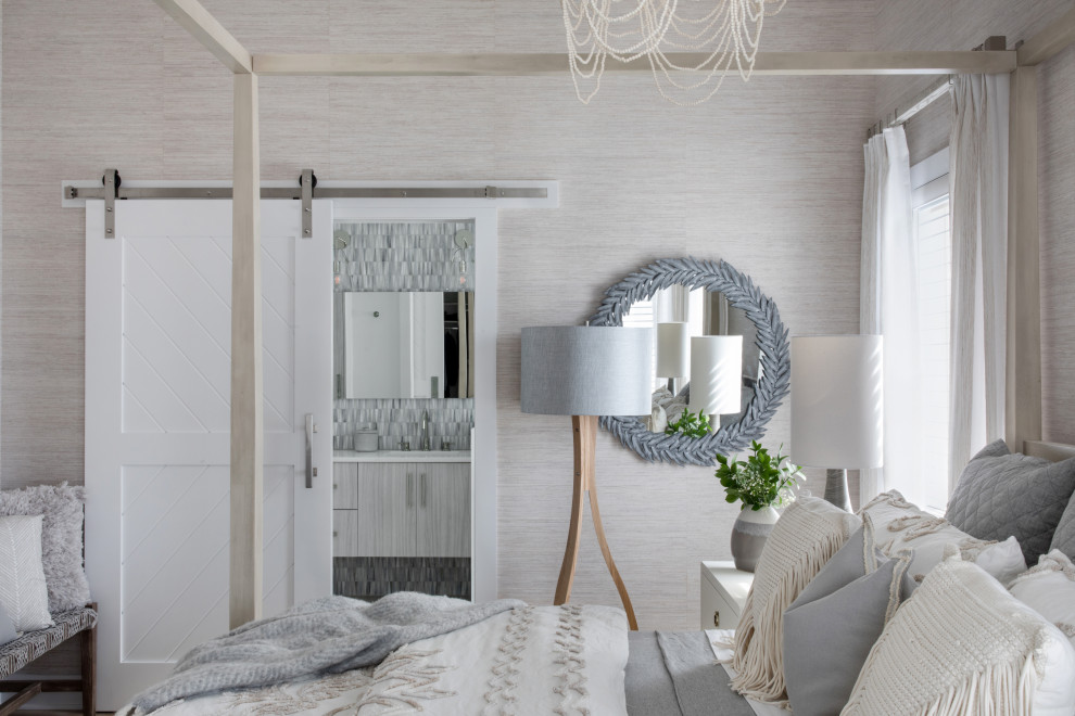 Example of a beach style home design design in New York