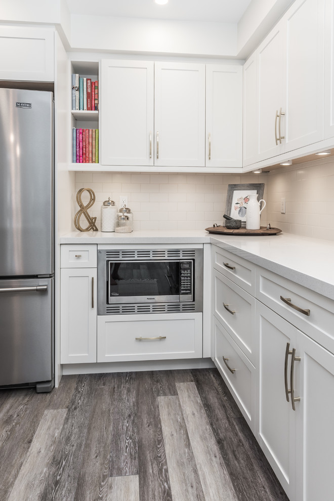 Inspiration for a transitional kitchen remodel in Toronto