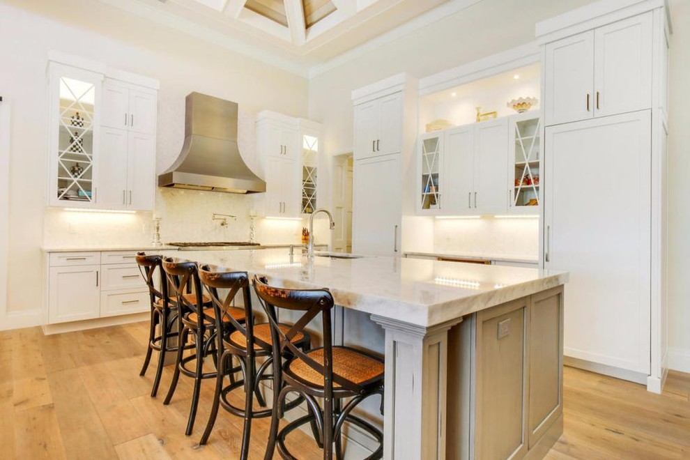 Transitional kitchen photo in Miami
