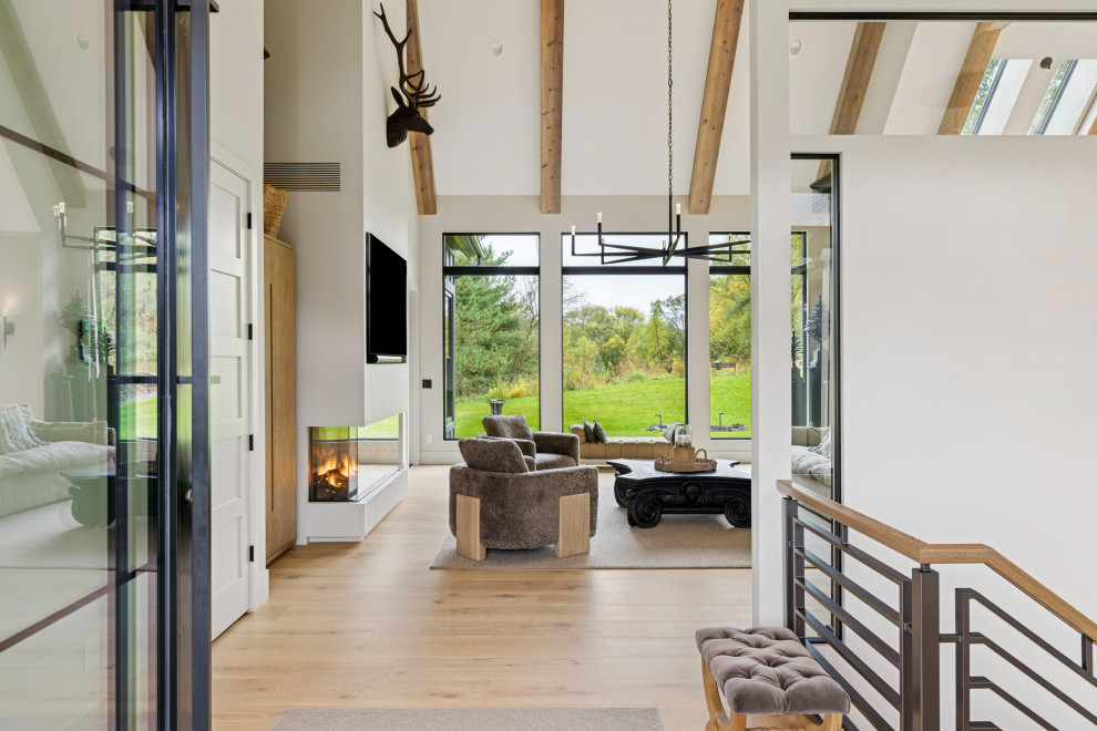 Example of a mountain style entryway design in Minneapolis